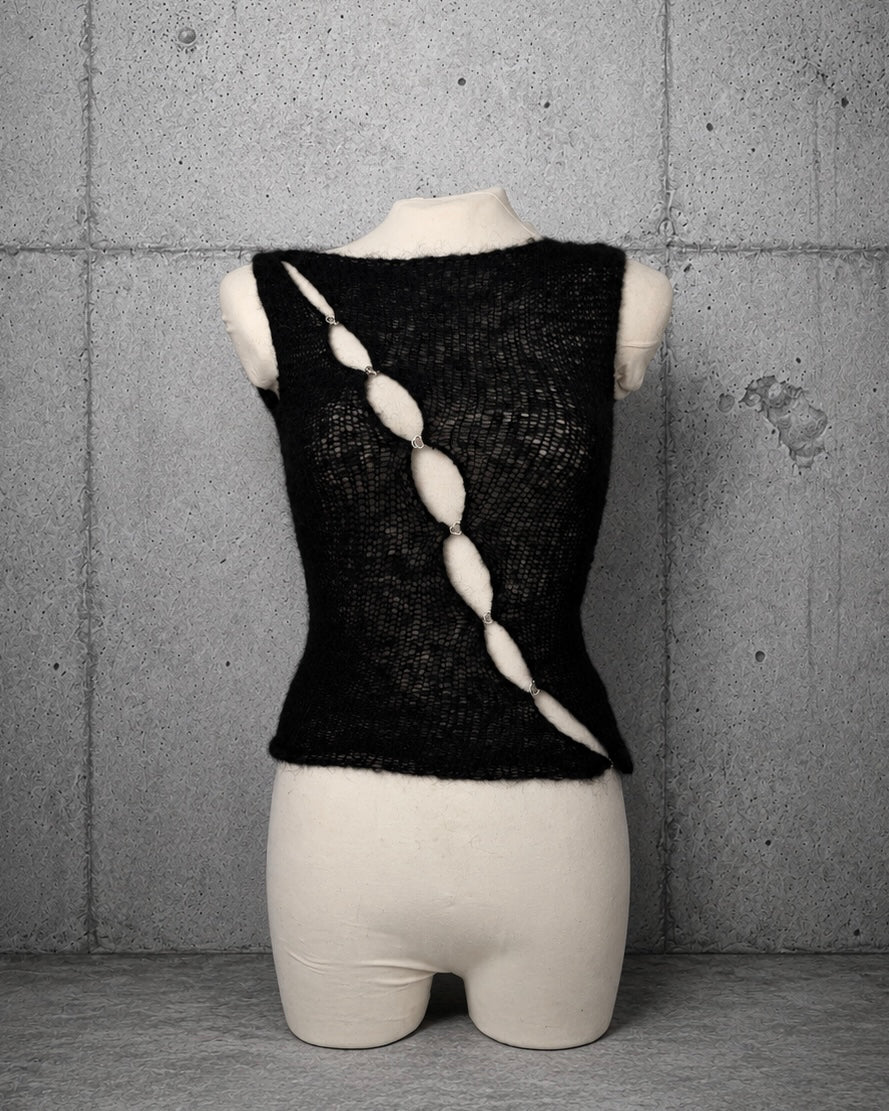 SPLIT SKIN TOP